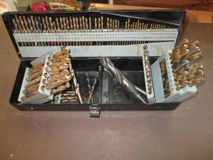 lot 26 image: Large Set Of Drill Bits Few Missin...