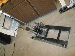 lot 39 image: Pittsburgh ATVMotorcycle Lift (1,5...