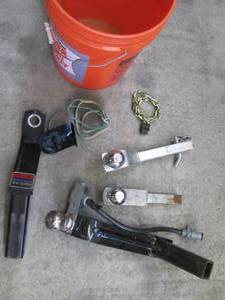 lot 60 image: 5 Gallon Pail of Trailer Hitchers...