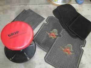 lot 61 image: Shop Stool on Wheels & Automotive F...