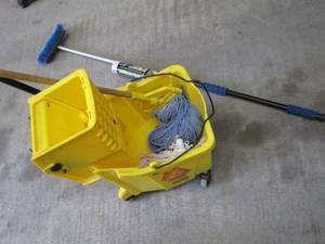 lot 62 image: Commercial Mop Bucket With Mop & Cl...