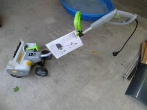 lot 85 image: Eathwise 16 Snow Thrower With Inst...