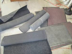 lot 106 image: Large Lot of Mats Various Sizes Se...