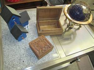 lot 164 image: Table Globe, Decorative Boxes & Bir...