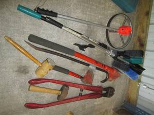 lot 167 image: Misc. Hand Tools and Car Window Scr...