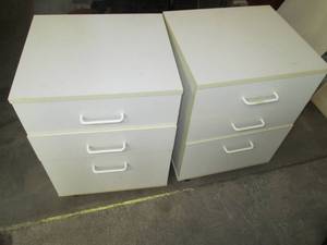 lot 169 image: (2) 3 Drawer Cabinet on Wheels ...