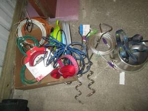lot 180 image: Large Lot of Pet Supplies (Tie outs...