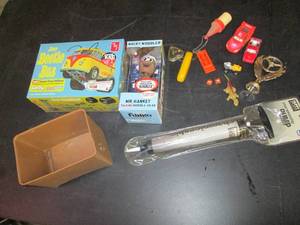 lot 221 image: Wacky Wobbler, VW Beetle Bus in Pla...