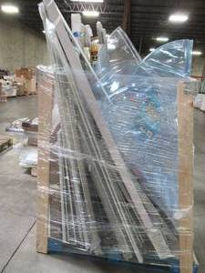 lot 414 image: WHOLESALE MIXED PALLET OF MISCELLANEOUS SCREENS, WINDOW-WELL COVERS AND MORE