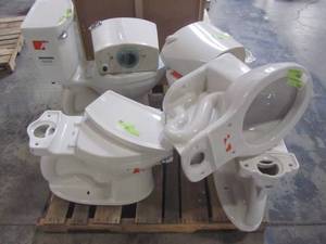 lot 339 image: WHOLESALE MIXED PALLET TOILETS AND TOILET TANKS
