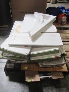 lot 232 image: WHOLESALE MIXED PALLET OF STAIR COVERS AND BUILDING MATERIALS
