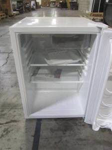 lot 107 image: Magic Chef 2.6 cu. ft. Mini Refrigerator in White, ENERGY STAR HMBR265WE1