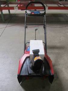 lot 6 image: Toro Power Clear 21 in. 60-Volt Lithium-Ion Brushless Cordless Electric Snow Blower with 7.5 Ah BatteryCharger Included 39901