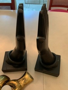 lot 16 image: Lot of Decorative Hands