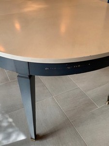 lot 2 image: Dining Room Table