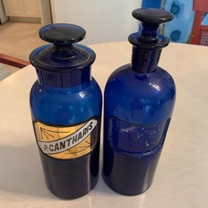 lot 10 image: Two Antique Cobalt Blue Medicinal Jars