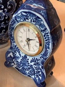 lot 15 image: Lot Decorative Blue Glassware Items