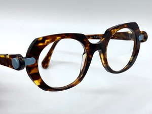 lot 86 image: ANNE ET VALENTIN Eyeglass Frames