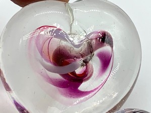 lot 101 image: Art Glass Heart and Marble