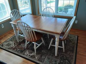 lot 1 image: Dining Room Table & 4-Chairs With 12 Leaf (Made In Canada) 60x36