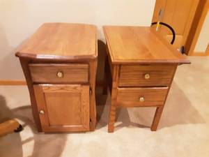 lot 17 image: Coordinating Side Tables-Oak 23x16x24