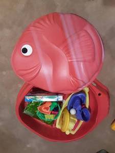 lot 22 image: Pelican SandboxPool With Lid, Sand & Water Toys