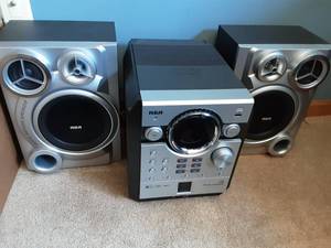 lot 62 image: RCA 5-Disc Changer
