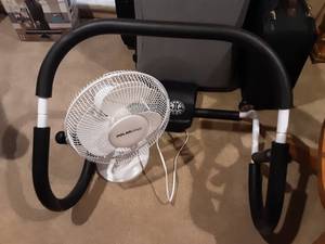 lot 76 image: Fan & Ab Exerciser
