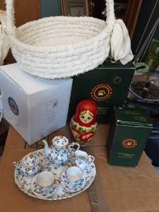 lot 99 image: Play Tea Set, Boyds Bears, New Scentsy Warmer