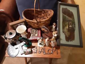 lot 105 image: Decor, Figurines, Art, Lenox, Willow Tree Angels