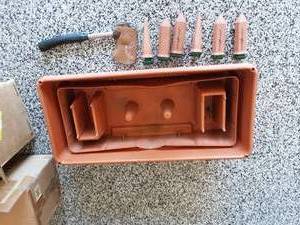 lot 118 image: Tomato Planter