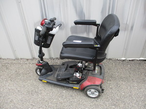 lot 16 image: GoGo Elite Traveler Scooter