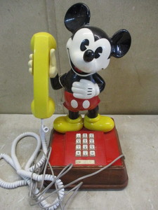 lot 40 image: Vintage Mickey Phone