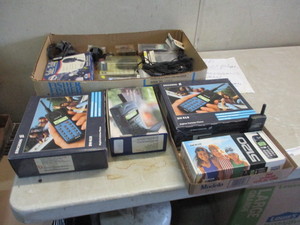 lot 87 image: New Vintage Cell Phones