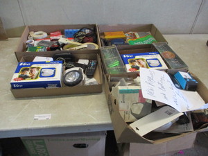 lot 93 image: Webcams and electronics