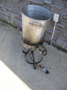 lot 95 image: Turkey Fryer