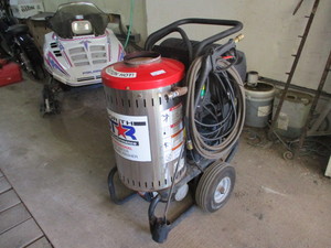 lot 114 image: Northern Tools Heated Power Washer