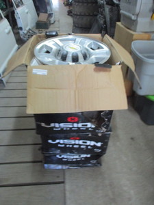 lot 115 image: 17 Late Model Chevy 34 Ton Aluminum Wheels