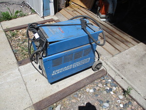 lot 122 image: Chicago Powermig 150T Welder