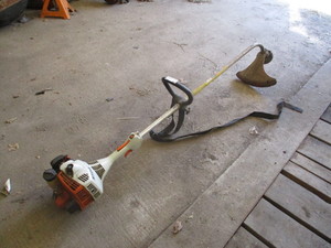 lot 127 image: Stihl 46C Weed Whip