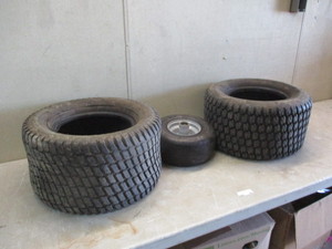 lot 143 image: Lawn Mower Tires