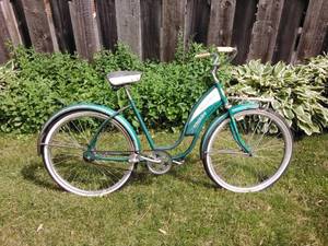 lot 1 image: VINTAGE Womens Hiawatha Strato Chief Bicycle