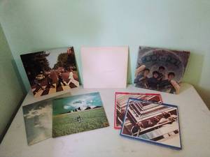 lot 4 image: 7 Beatles & John Lennon Records