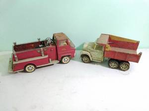 lot 23 image: 2 VINTAGE Metal Toy Trucks