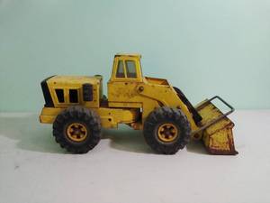 lot 19 image: VINTAGE Metal Tonka Truck