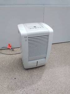 lot 55 image: Dehumidifier