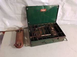 lot 98 image: Vintage Coleman Portable Grill