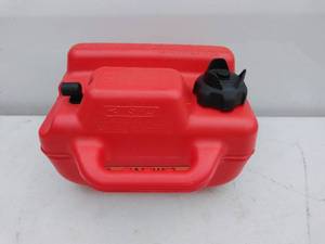 lot 106 image: Boat Gas Can 3 Gallon