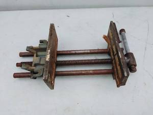 lot 121 image: Bench Vice