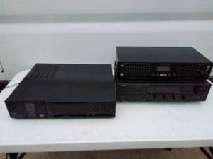 lot 123 image: 3 Piece Stereo Set